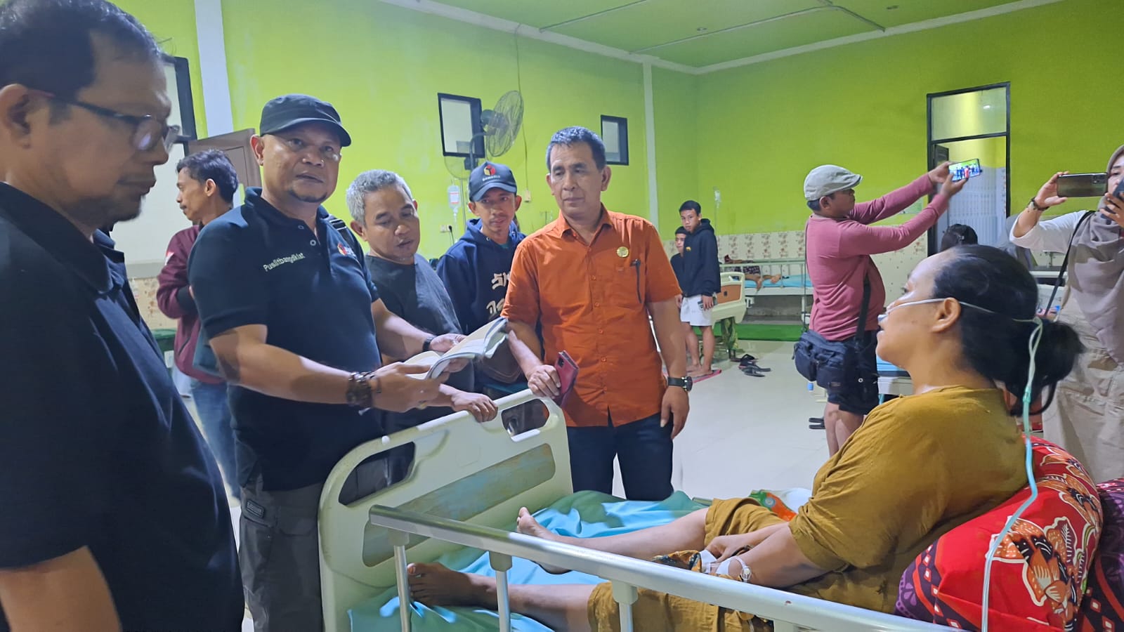 17 Pengawas Pemilu Dilarikan ke Rumah Sakit, Ivan Tinjau Langsung di Buol