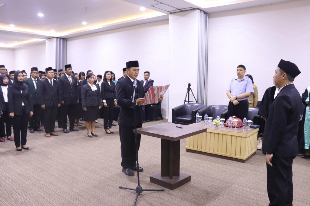 Bawaslu Kabupaten Poso Lantik Panwas Kecamatan se-Kabupaten Poso