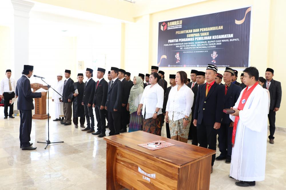 Bawaslu Morut Lantik Panitia Pengawas Kecamatan Pilkada 2020