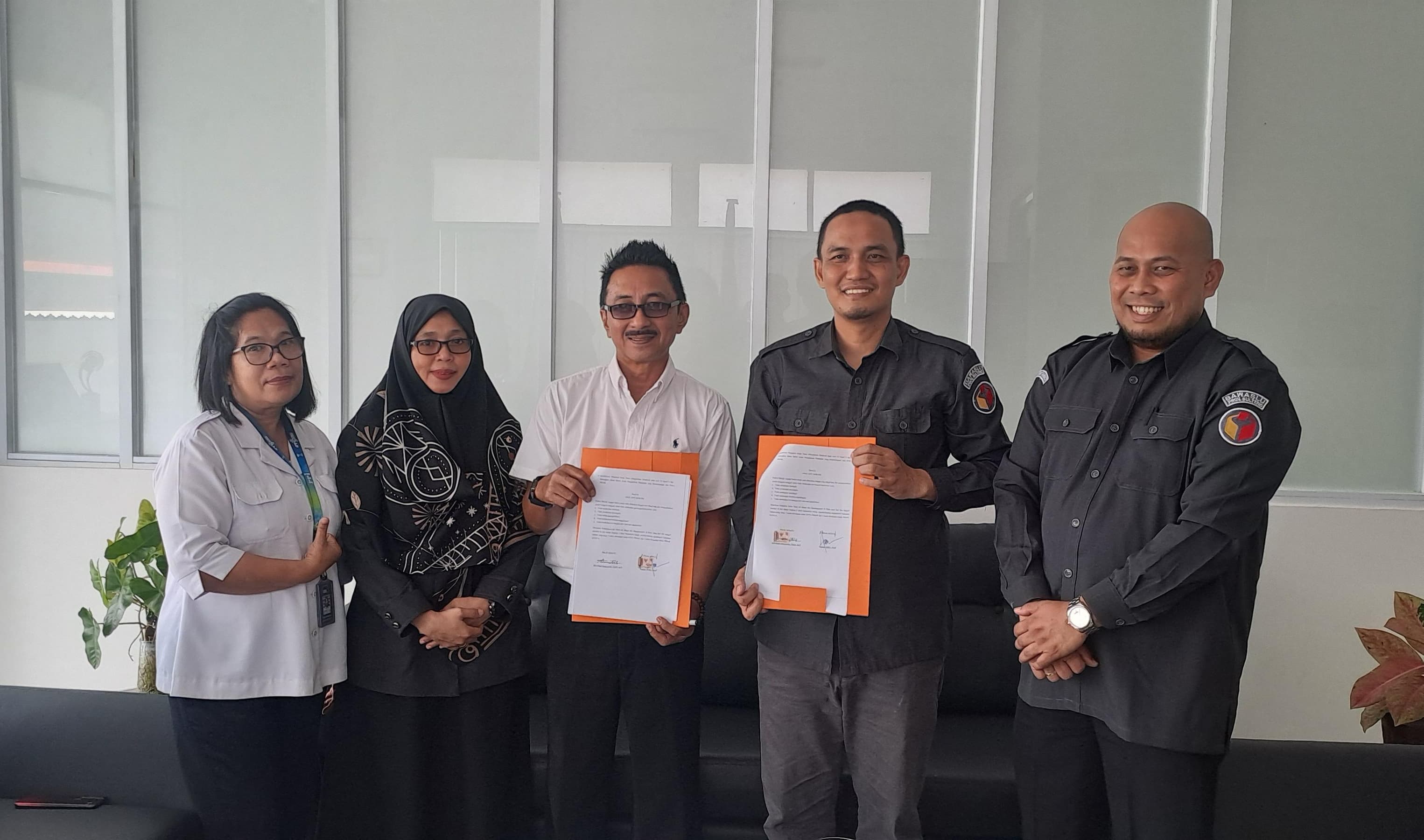 Bawaslu Sulteng dan LPP RRI Palu Sepakati MoU untuk Penyebaran Informasi Pemilu