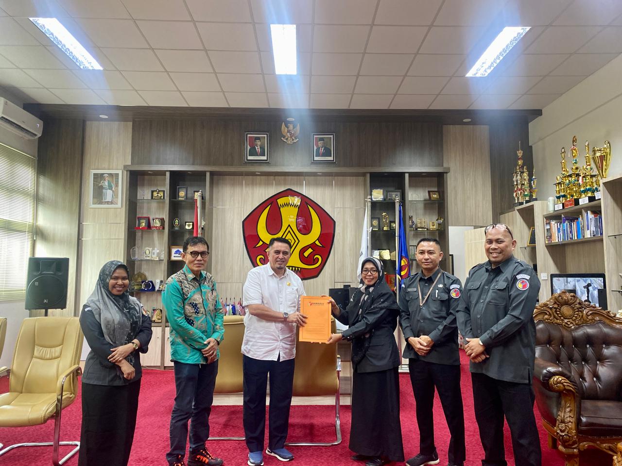 Bawaslu Sulteng dan Universitas Tadulako Bahas Kerjasama Pengawasan Pemilu dan Sosialisasi Politik