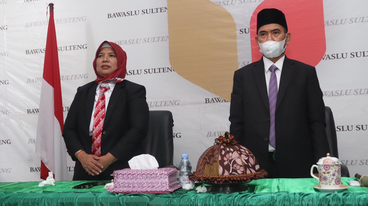 Jamrin dan Darmiati Dilantik Jadi Tim Pemeriksa Daerah Wakil Bawaslu Sulteng