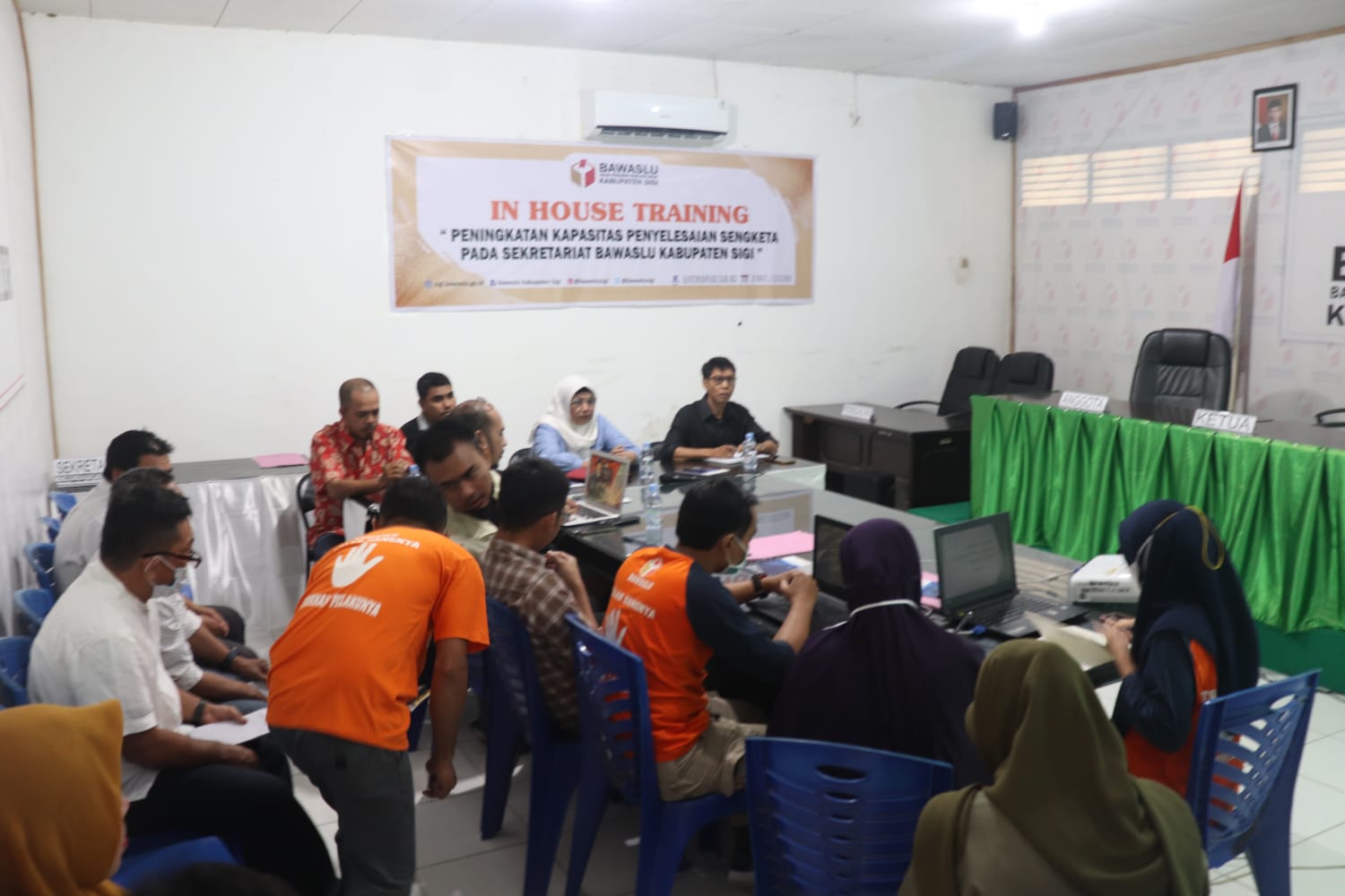 Melalui In House Training Bawaslu Sulteng Dampingi Bawaslu Sigi Simulasikan Penyelesaian Sengketa Proses Pemilu
