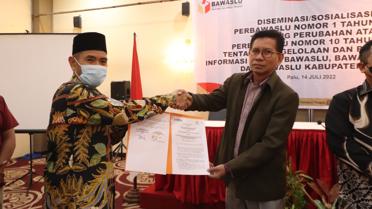 Bawaslu Sulteng kembali Teken MOU dengan Komisi Informasi untuk Wujudkan Keterbukaan Informasi Kepemiluan