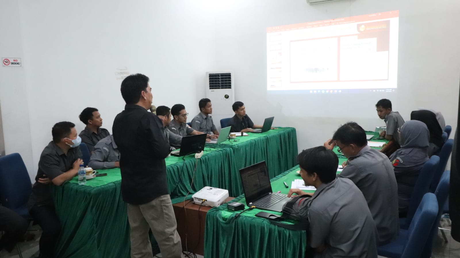 Bawaslu Sulteng Gelar Bimtek Internal Tahapan Pendaftaran, Verifikasi dan Penetapan Parpol