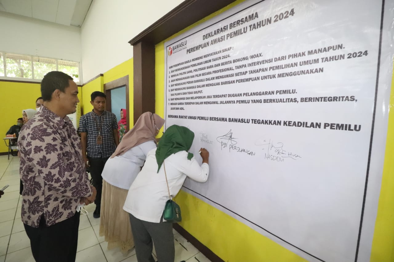 Lewat Deklarasi, Bawaslu Sulteng Bangun Kolaborasi dengan 200 Perempuan