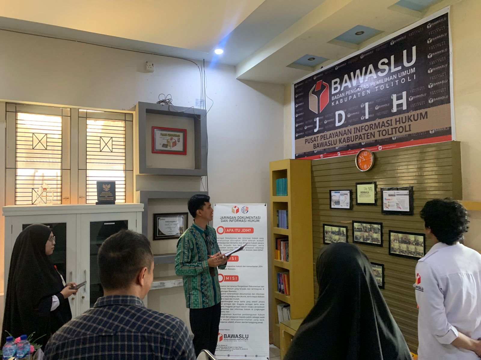 Bawaslu Sulteng Beri Penilaian Pelayanan dan Pengelolaan JDIH Bawaslu Kabupaten/Kota