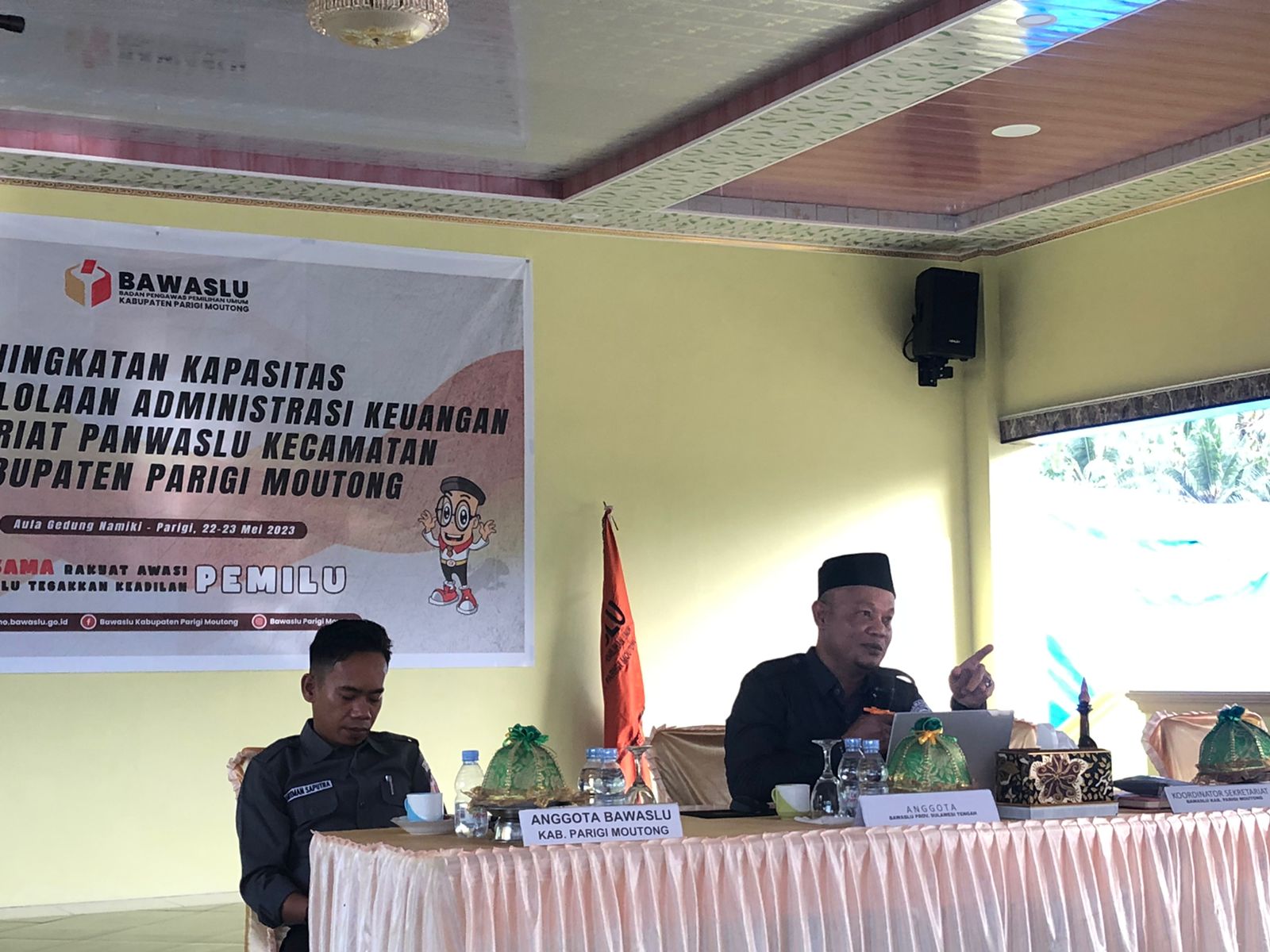 Bertemu Jajaran Pengawas dan Kepala Sekretariat Panwaslu Kecamatan se- Kabupaten Parimo, Ivan: Jalin Komunikasi dan Koordinasi