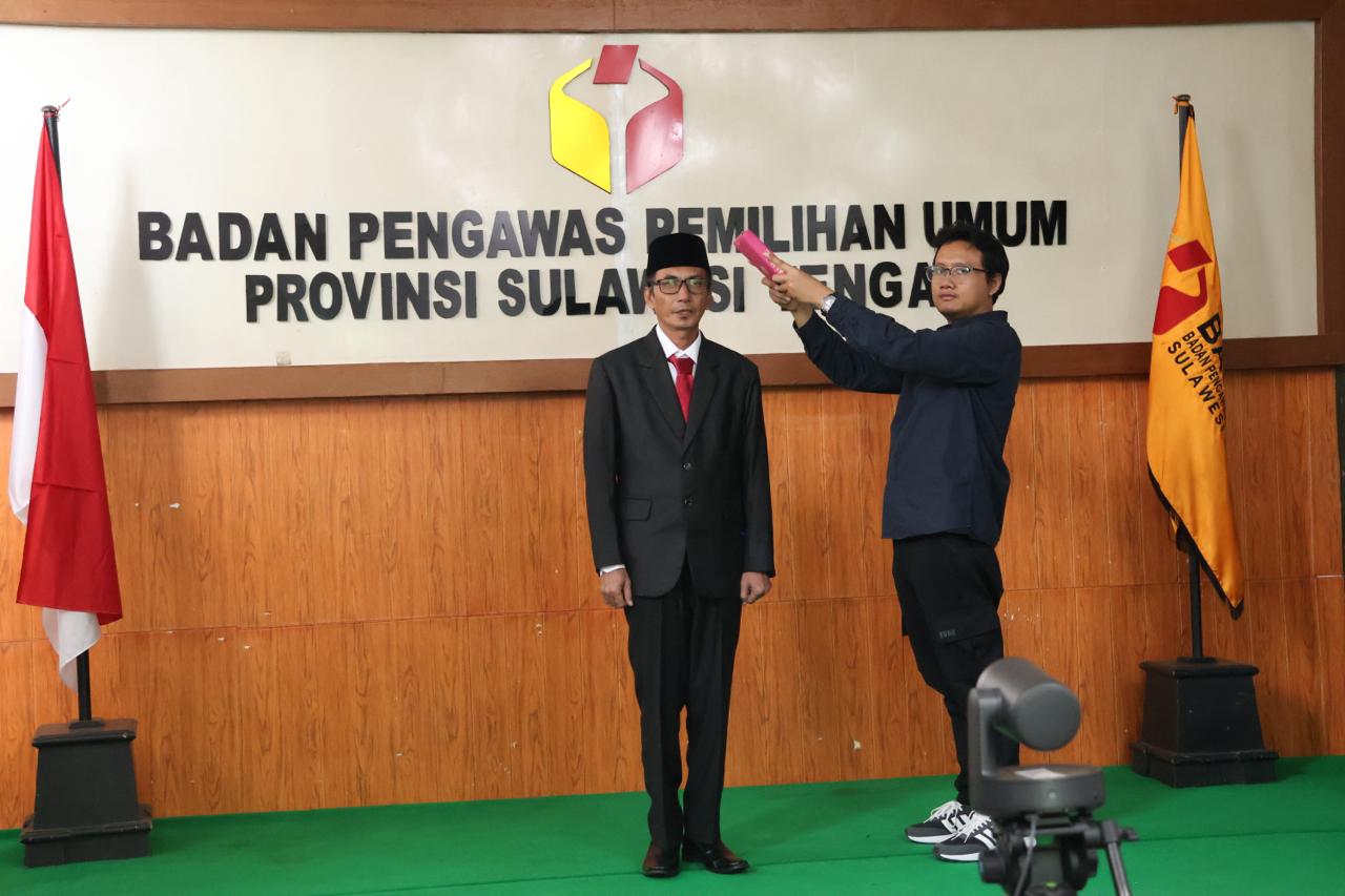 Sekjen Bawaslu RI Lantik Pejabat Sulteng Secara Daring