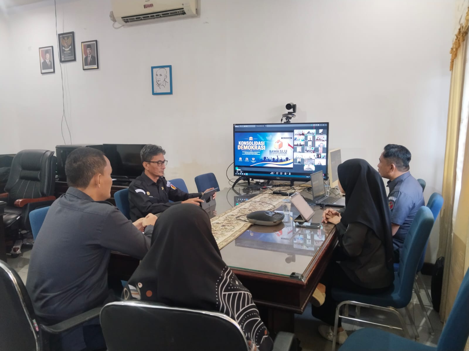 Konsolidasi Demokrasi, Upaya Jaga Kepercayaan Publik (1)