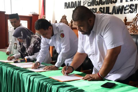 Bawaslu Sulteng Perkuat Kinerja melalui Penandatanganan IKU