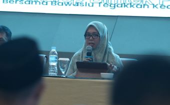 Dewi Tekankan, Fokus Pengawasan Bukan Hanya Pada Potensi Sengketa Dalam Tahapan Pencalonan, Tetapi Juga Pada Pelanggaran Kode Etik.