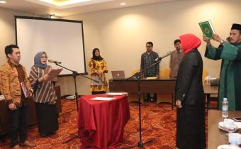 Kepala Sekretariat Bawaslu Sulteng Lantik Koordinator Sekretariat Bawaslu Morowali