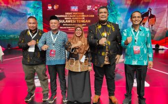 Ketua dan Anggota Bawaslu Sulteng Pantau Langsung Debat Pertama Pasangan Calon Gubernur Sulawesi Tengah 2024