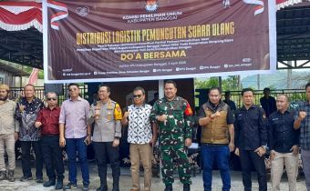 Rasyidi Bakri Awasi Langsung Pendistribusian Logistik PSU di Kabupaten Banggai