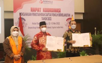 Bawaslu Sulteng Teken MOU dengan UIN Dato Karama Palu dan GP Ansor untuk Pengawasan Partisipatif
