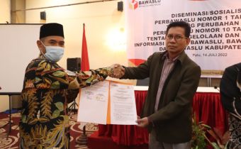 Bawaslu Sulteng kembali Teken MOU dengan Komisi Informasi untuk Wujudkan Keterbukaan Informasi Kepemiluan