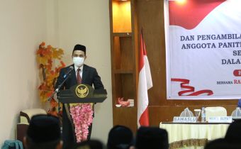 Nasrun Sampaikan Tiga Poin Penting di Pelantikan Panwaslu Kecamatan se- Kabupaten Tojo Una Una