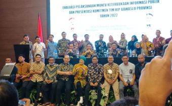 Bawaslu Sulteng Presentasikan Rencana Aksi dalam Monitoring Evaluasi Keterbukaan Informasi Publik