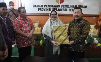 Bawaslu Banggai Terima Hibah Pinjam Pakai Gedung dari Pemkab Banggai