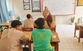 Masuk Ruang Kelas, Bawaslu Sulteng Tanamkan Kesadaran Pengawasan Pemilu Sejak Dini